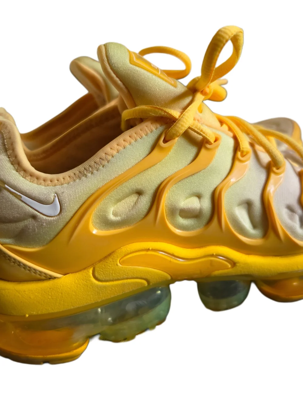 Nike Womens Sz 7 Ombre Yellow Tennis Shoes